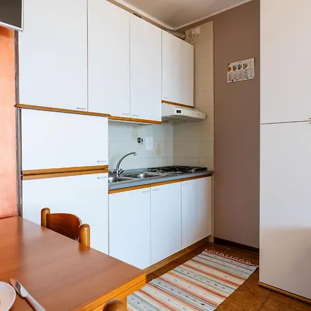 Apartment Casa Fiorita By Interhome